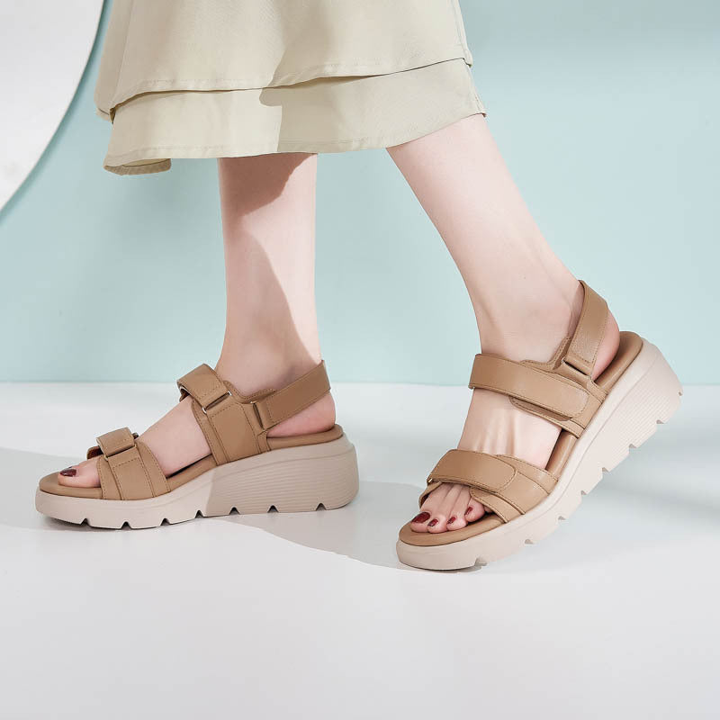 Thick-soled, lightweight, anti-slip, comfortable and casual sports shoes