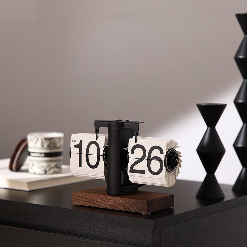 Retro Automatic Page-Turning Desktop Clock